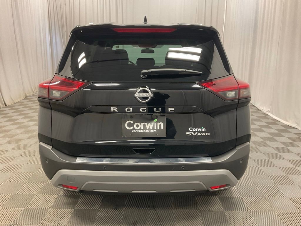 Used 2023 Nissan Rogue SV w/ SV Premium B Package image 3