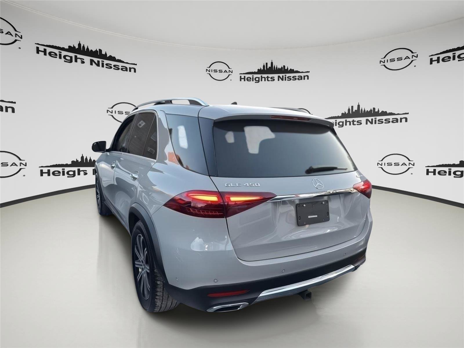 Used 2024 Mercedes-Benz GLE 450 4MATIC w/ Winter Package image 5