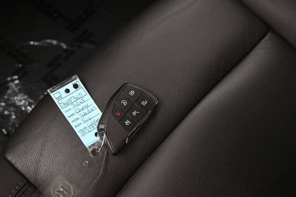 Used 2025 Chevrolet Suburban LT RWD image 20