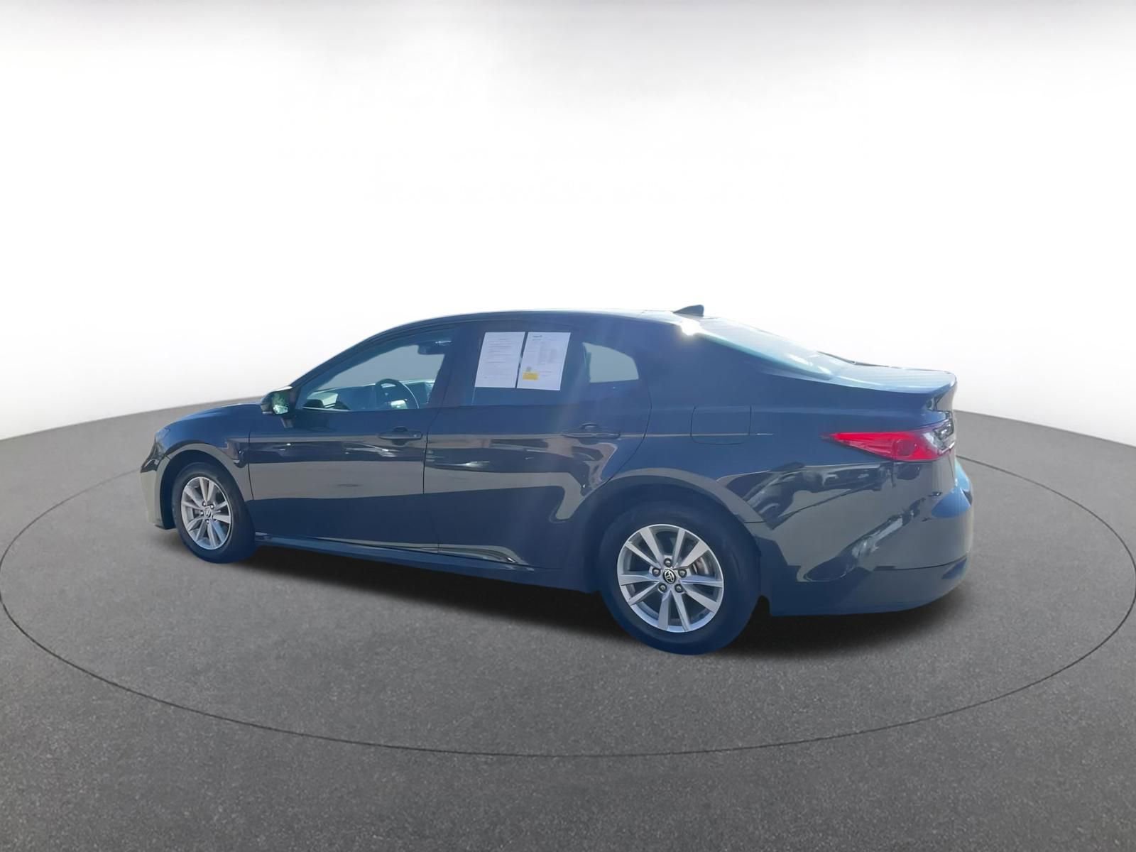 Used 2025 Toyota Camry LE image 8