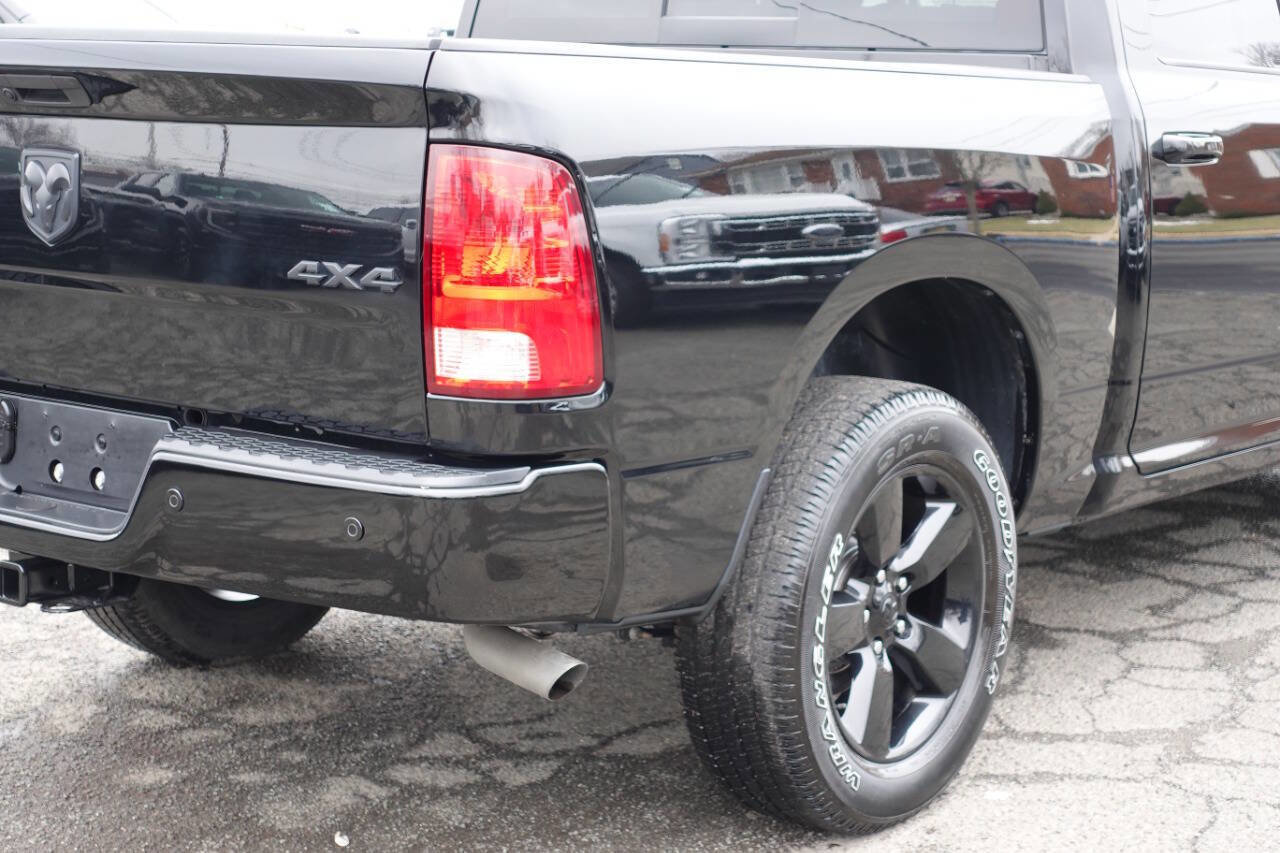 Used 2023 RAM 1500 Classic SLT w/ Electronics Convenience Group image 10