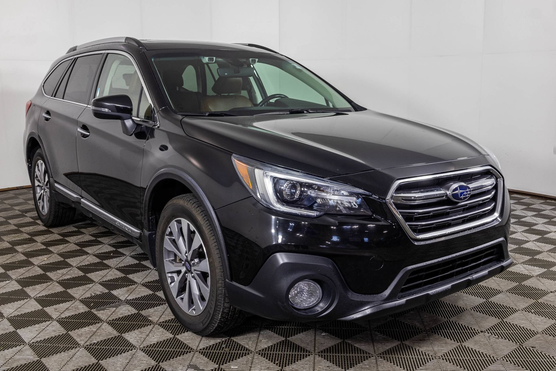 Used 2019 Subaru Outback 2.5i Touring w/ Protection Package #1 AWD/4WD image 17