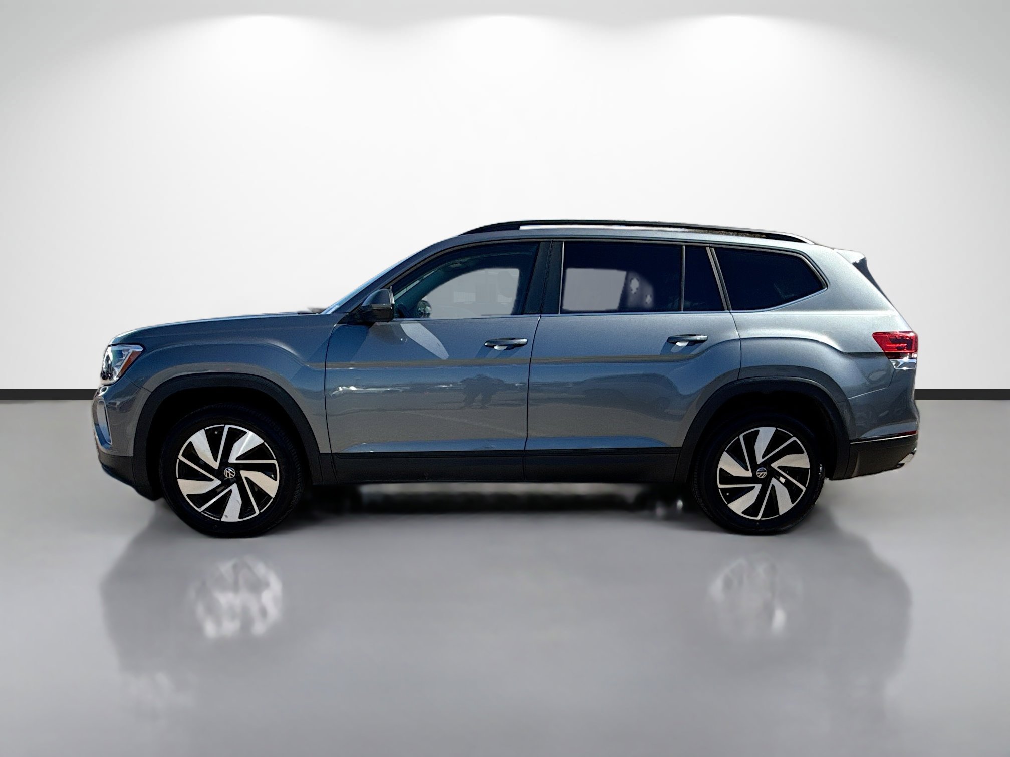 Used 2024 Volkswagen Atlas SE image 6
