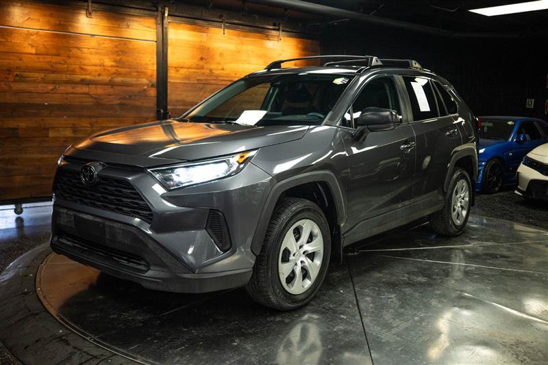 Used 2021 Toyota RAV4 LE FWD image 2