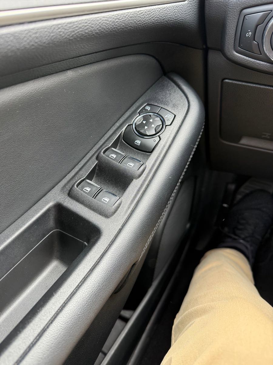 Used 2024 Ford Edge SEL image 27