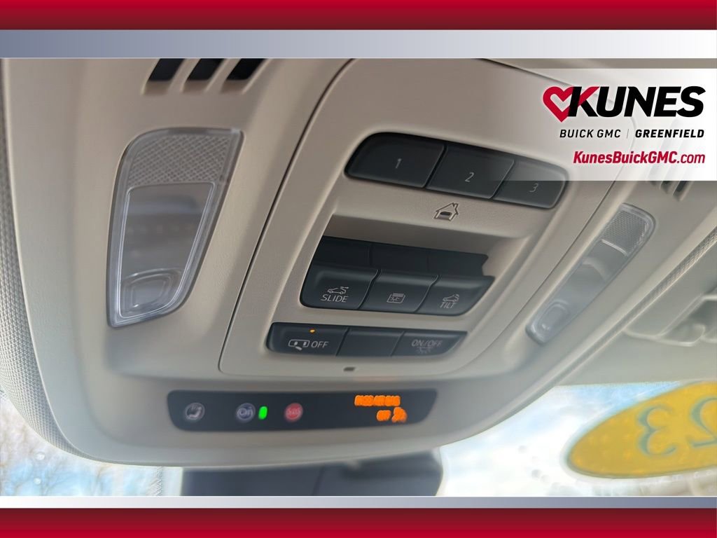 Used 2023 Buick Envision Avenir image 28