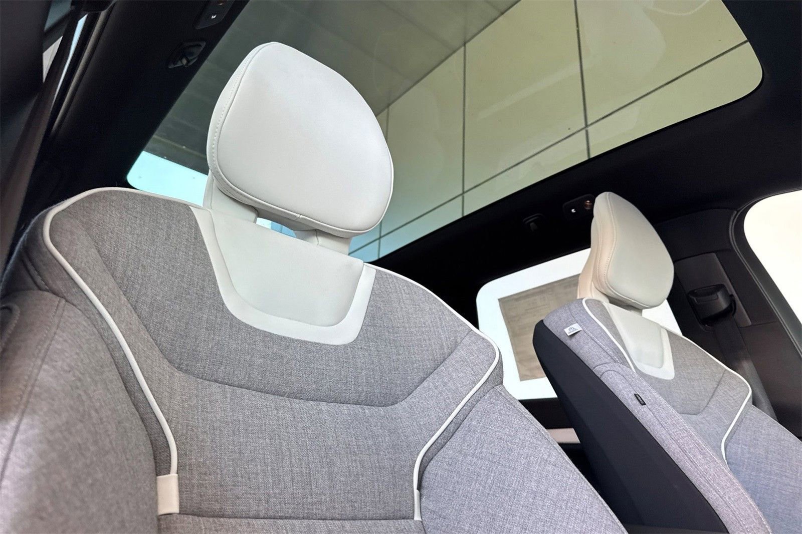 New 2025 Volvo EX90 Ultra image 16