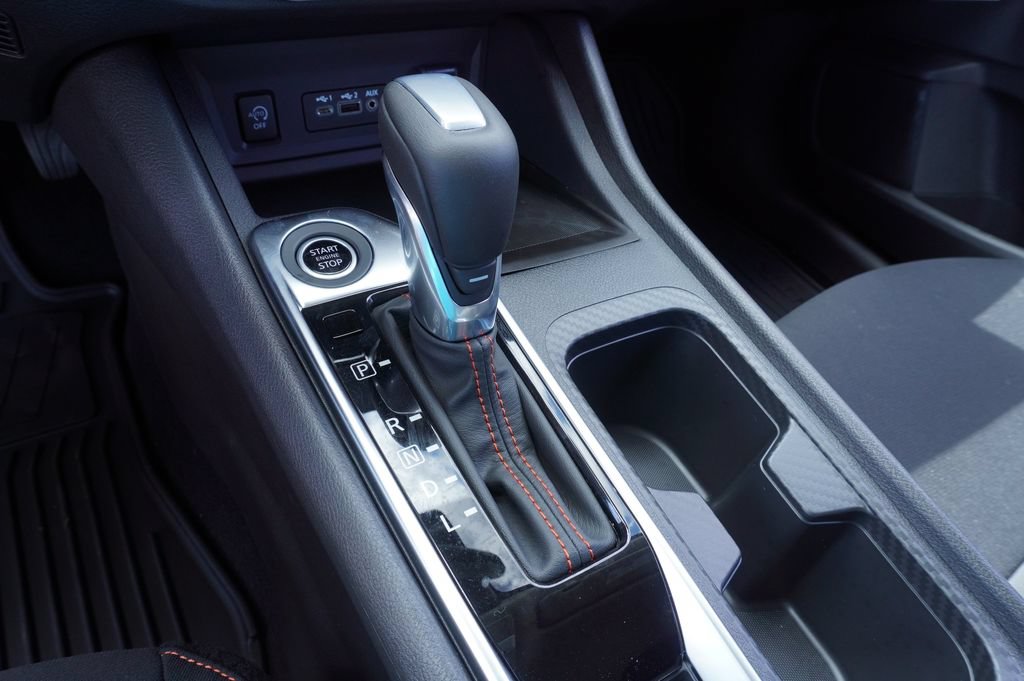 Certified 2025 Nissan Sentra SR FWD image 18
