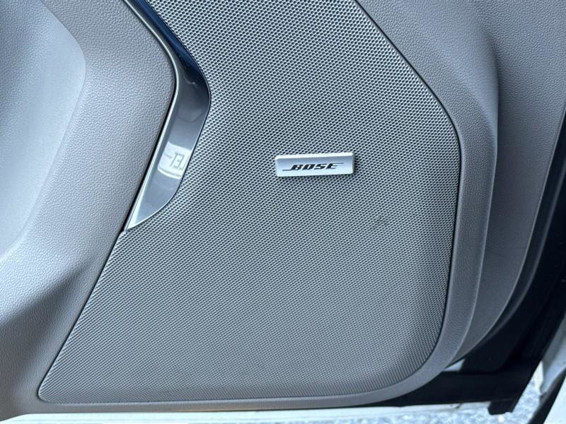 Used 2024 Chevrolet Suburban LT image 32
