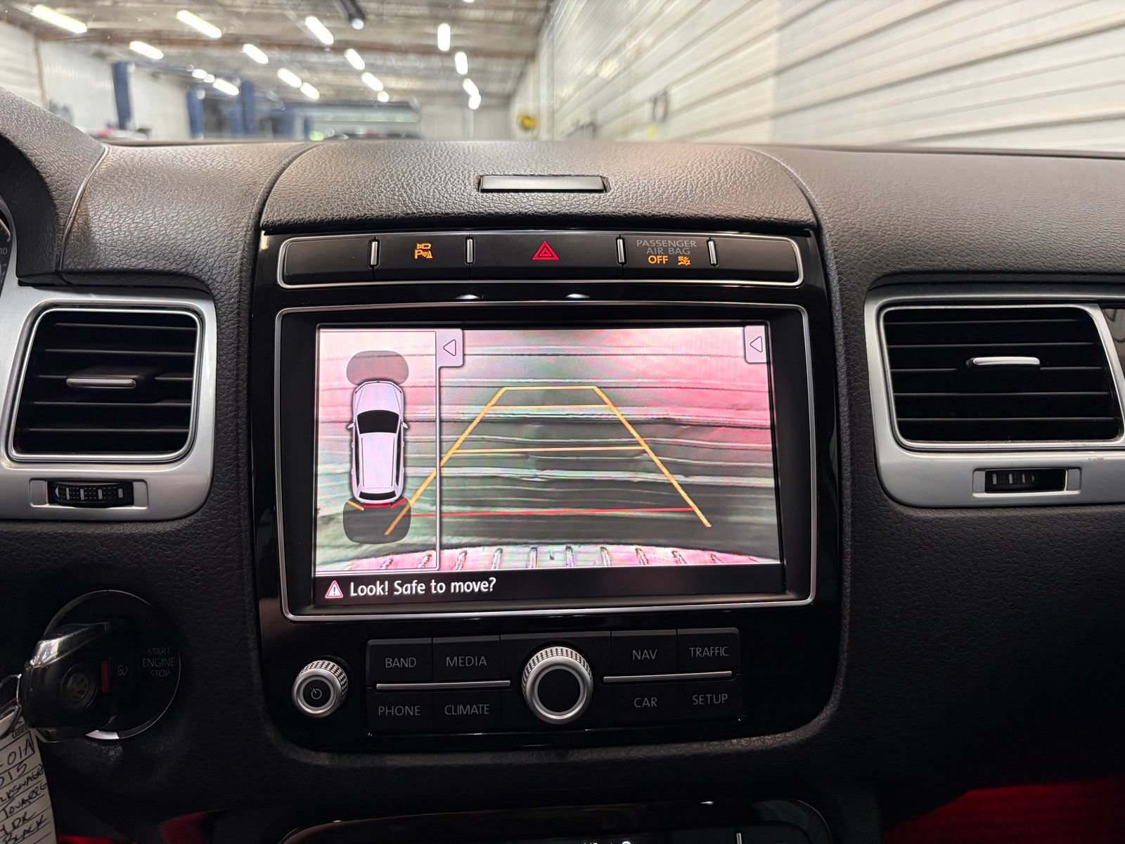 Used 2015 Volkswagen Touareg TDI AWD/4WD image 19
