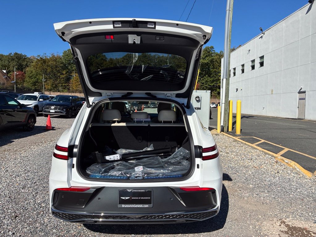 New 2027 Genesis GV70 2.5T Advanced AWD/4WD image 10
