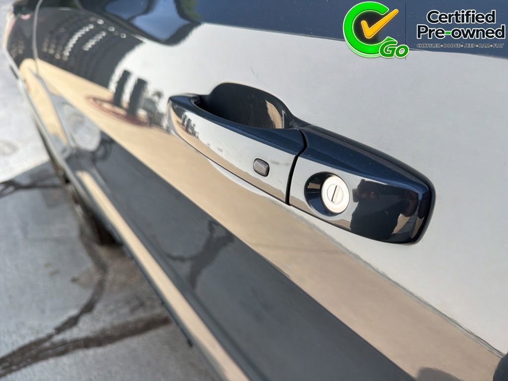 Used 2018 Jeep Grand Cherokee Altitude RWD image 15