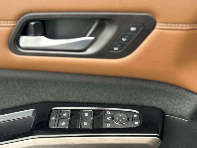 Certified 2025 Nissan Pathfinder Platinum AWD/4WD image 19