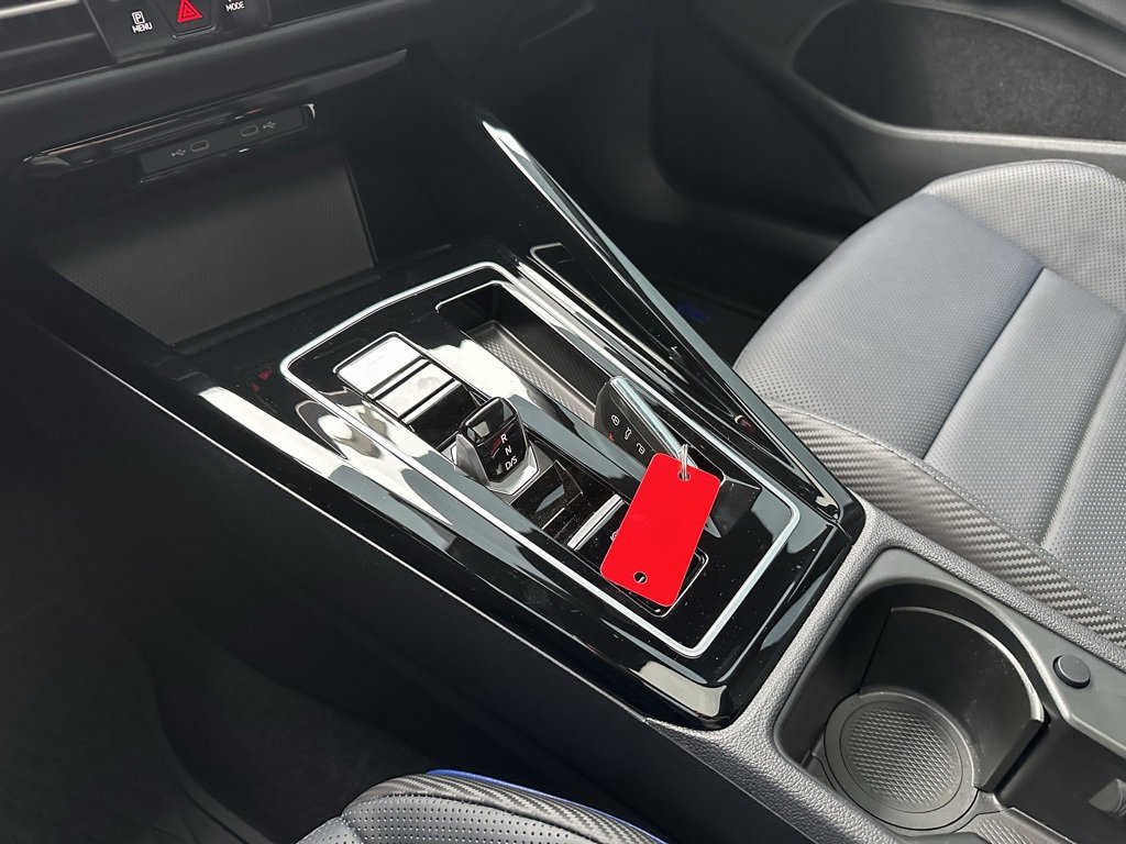 Used 2024 Volkswagen Golf R image 22