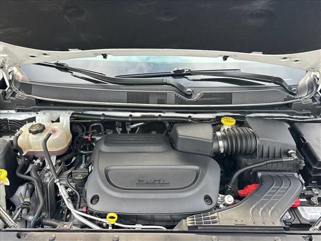 Used 2023 Chrysler Pacifica Touring-L AWD/4WD image 30