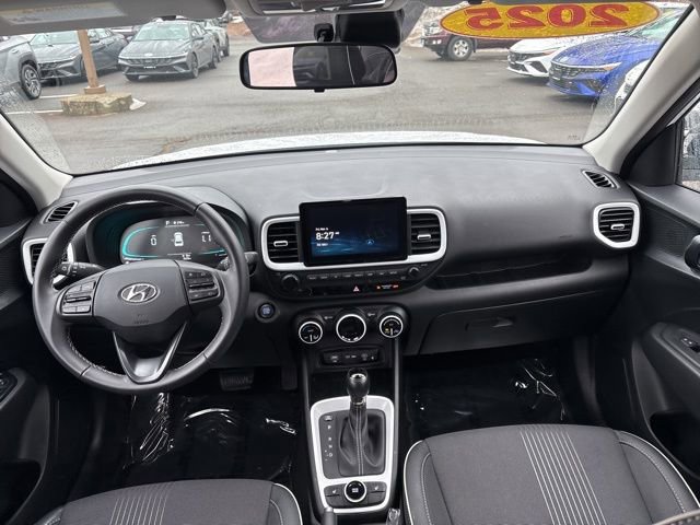 Certified 2025 Hyundai Venue Limited image 12