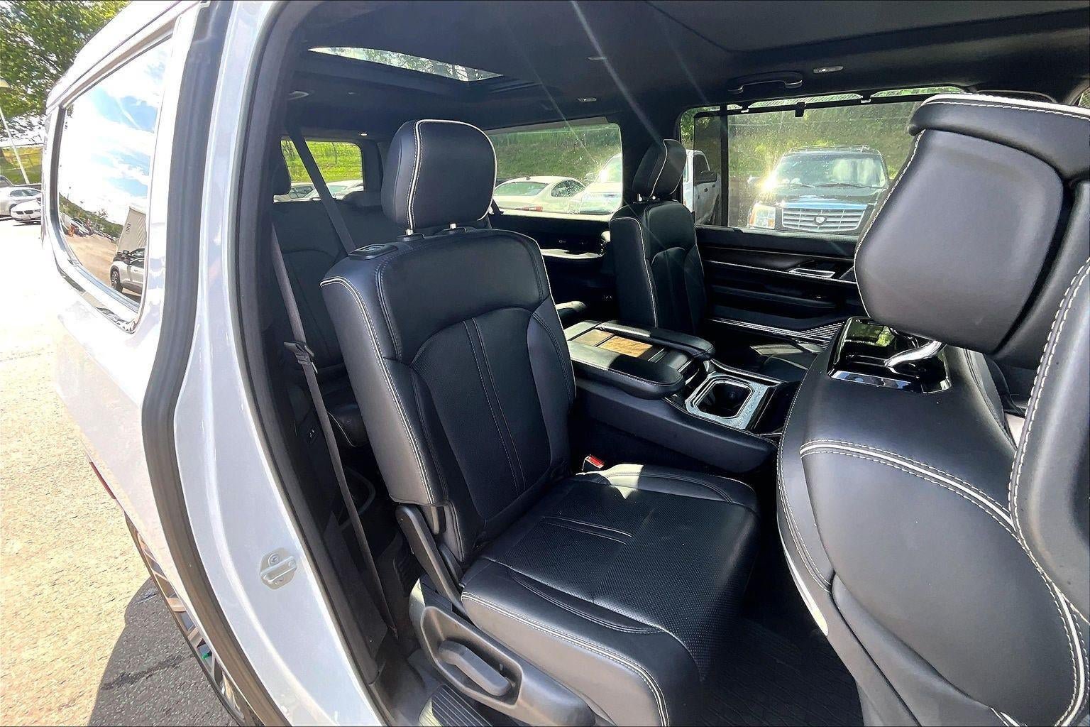 Used 2023 Jeep Grand Wagoneer L Series II AWD/4WD image 22