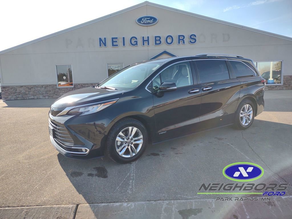 Used 2021 Toyota Sienna Limited image 1