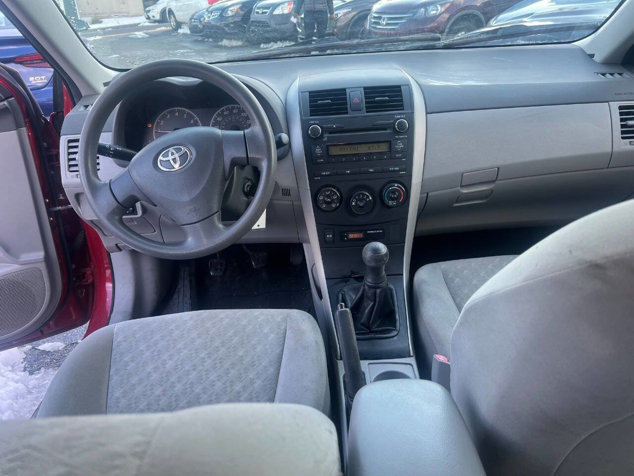 Used 2010 Toyota Corolla image 21