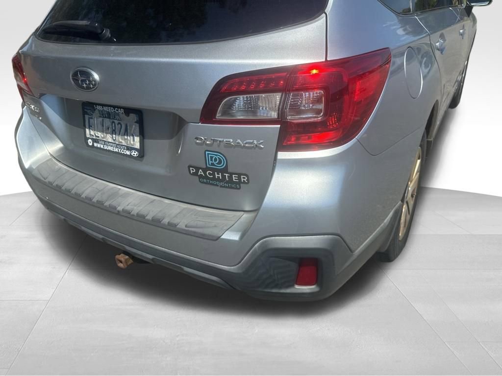 Used 2018 Subaru Outback 2.5i Premium AWD/4WD image 21