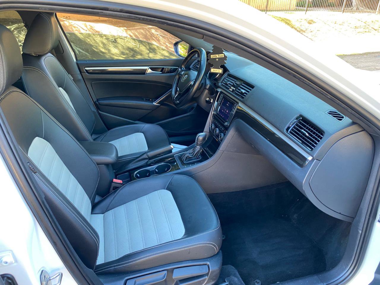 Used 2018 Volkswagen Passat GT FWD image 53