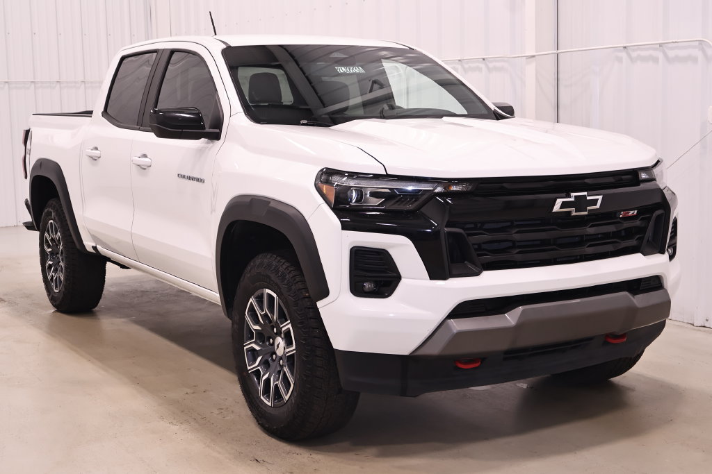 Used 2024 Chevrolet Colorado Z71 w/ Z71 Convenience Package 2 AWD/4WD image 4