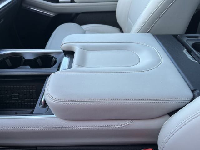 Certified 2025 Ford Expedition Max Platinum image 36