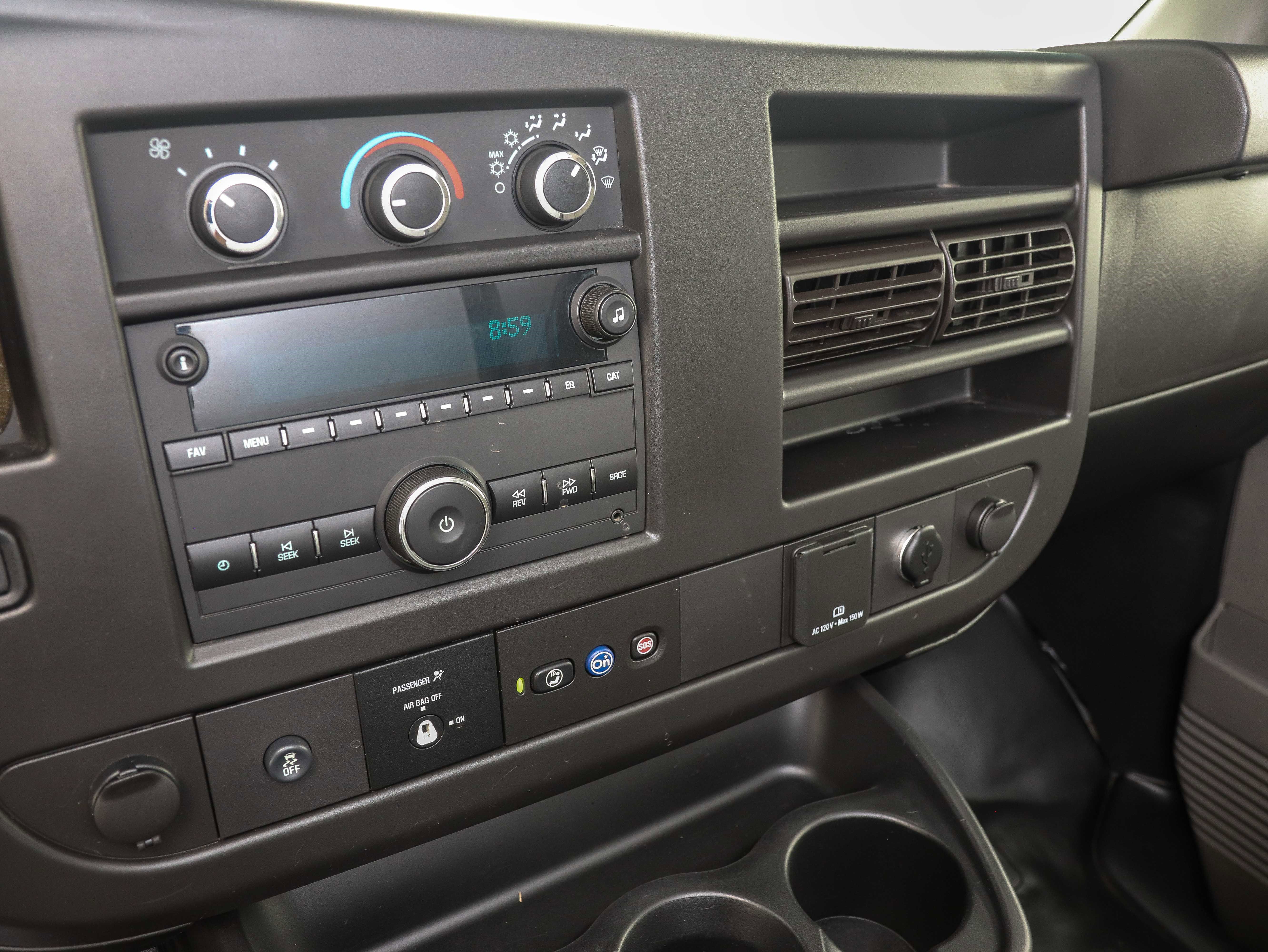 Used 2020 Chevrolet Express 3500 w/ Power Convenience Package image 18