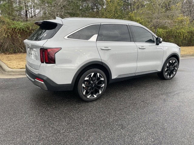 Used 2024 Kia Sorento EX w/ Panoramic Sunroof Package image 2