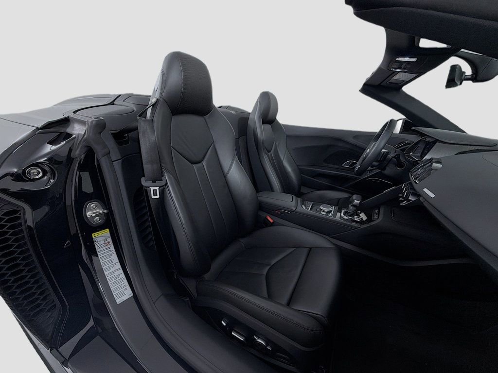 Used 2020 Audi R8 V10 w/ Carbon Exterior Package image 27