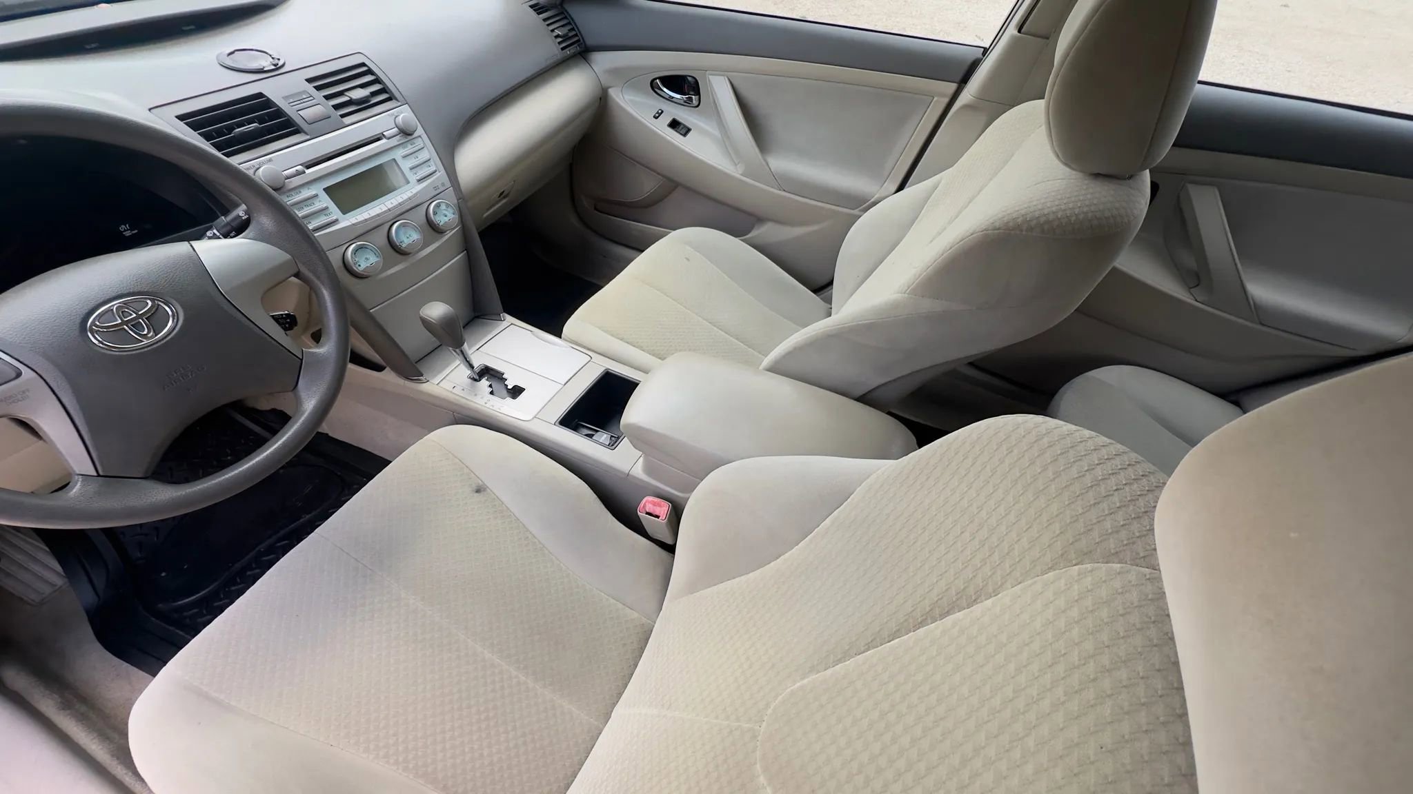 Used 2009 Toyota Camry LE FWD image 11