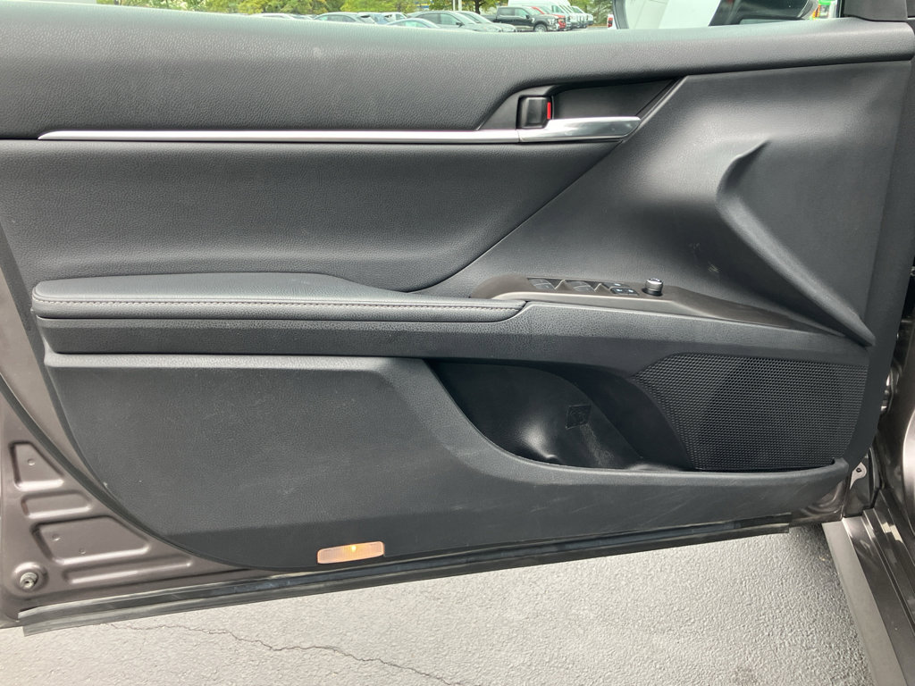 Used 2021 Toyota Camry XLE w/ Navigation Package image 18