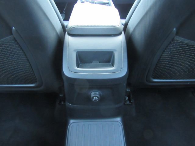 Used 2020 Volvo XC60 T8 Inscription image 30