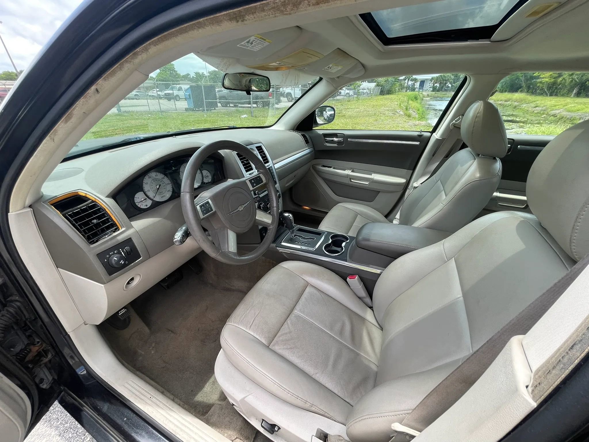 Used 2010 Chrysler 300 Touring RWD image 20
