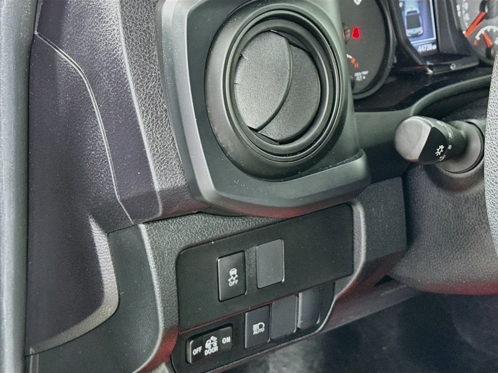 Certified 2023 Toyota Tacoma SR AWD/4WD image 10
