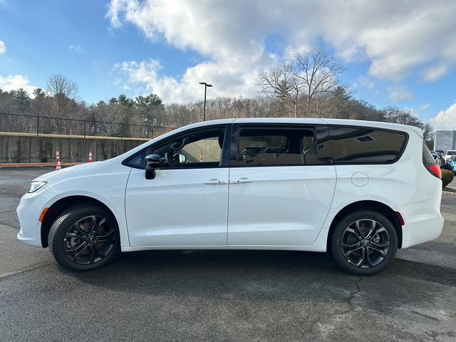 New 2026 Chrysler Pacifica Select image 5