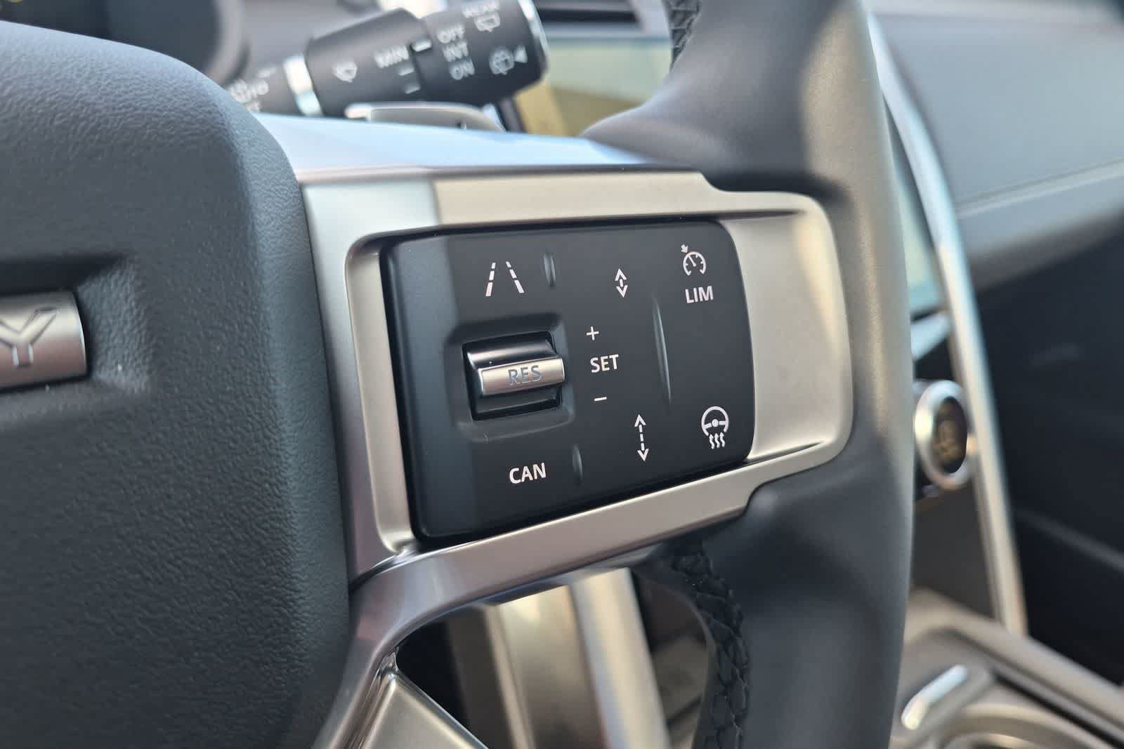 New 2026 Land Rover Discovery Limited Edition AWD/4WD image 25