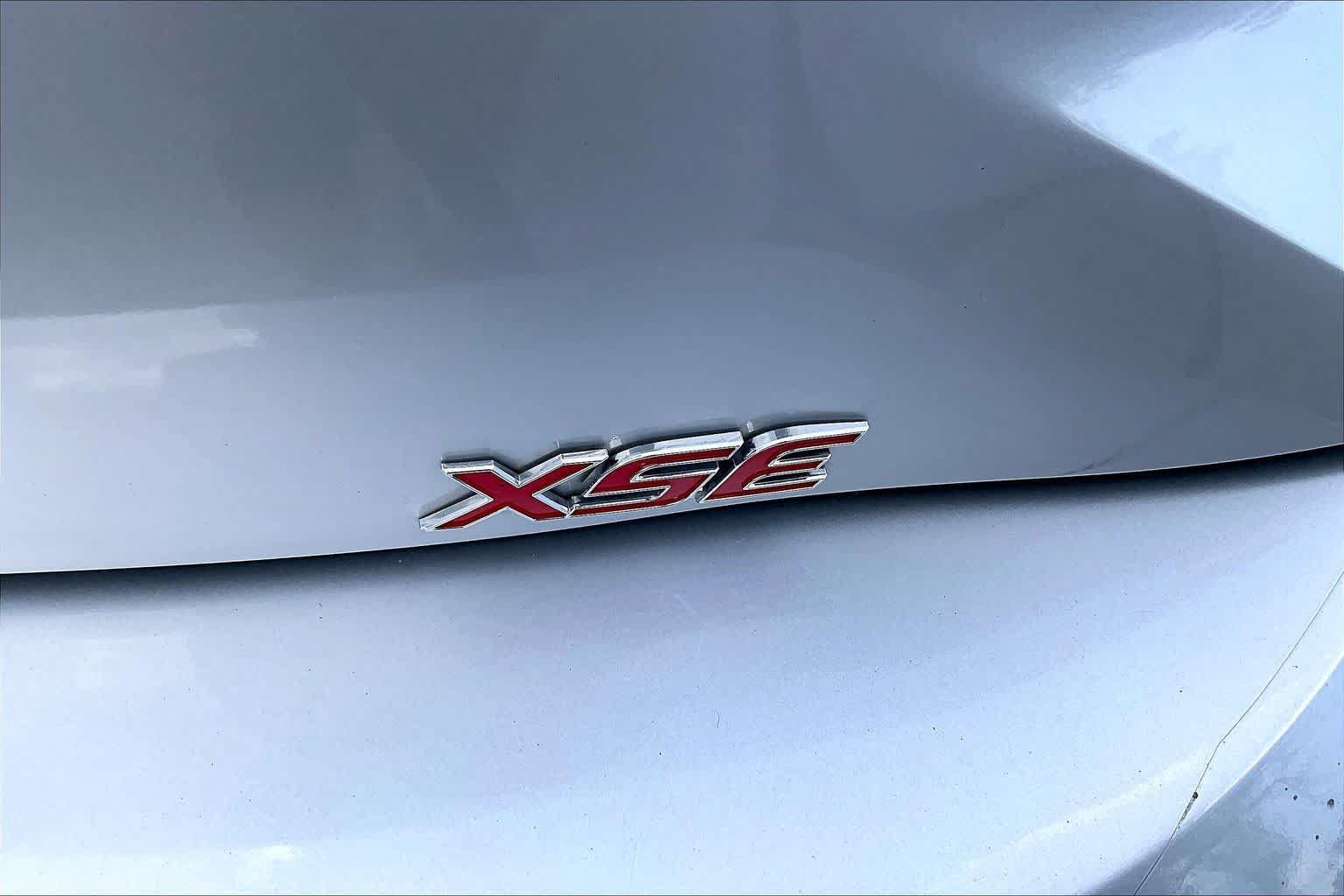 Used 2019 Toyota Corolla XSE FWD image 9