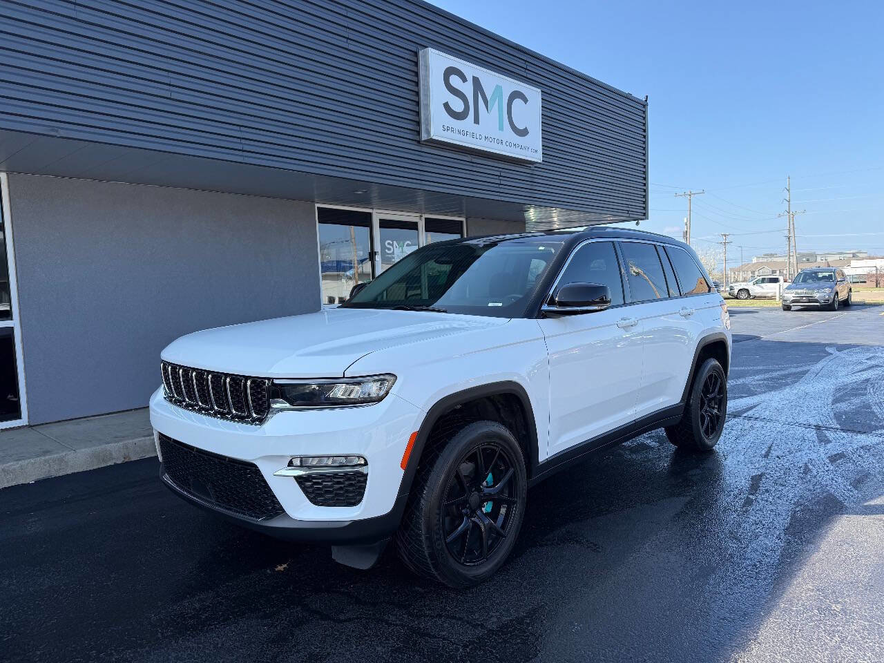 Used 2023 Jeep Grand Cherokee Limited AWD/4WD image 1