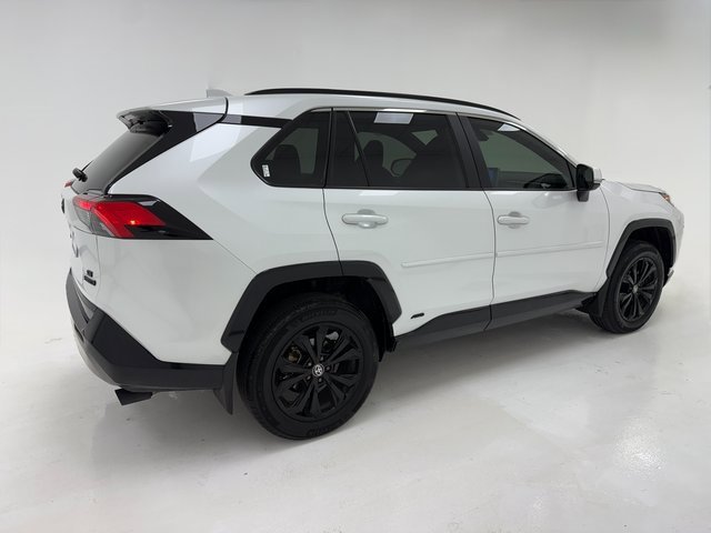 Used 2024 Toyota RAV4 SE image 41