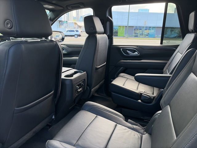 Used 2022 Chevrolet Tahoe Z71 w/ Luxury Package AWD/4WD image 9