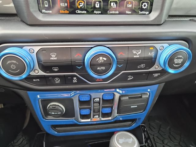 Used 2020 Jeep Wrangler Unlimited Sahara w/ Uconnect 4C Nav & Sound Group AWD/4WD image 29