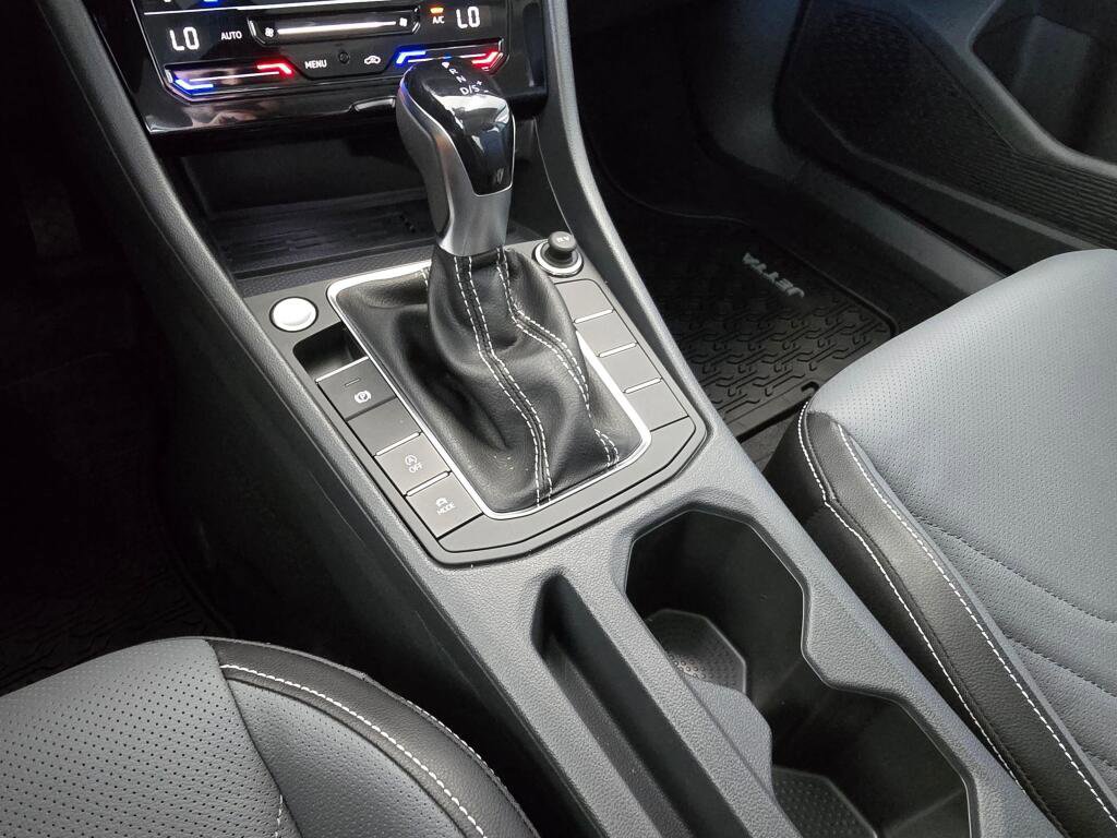 New 2026 Volkswagen Jetta SEL FWD image 31