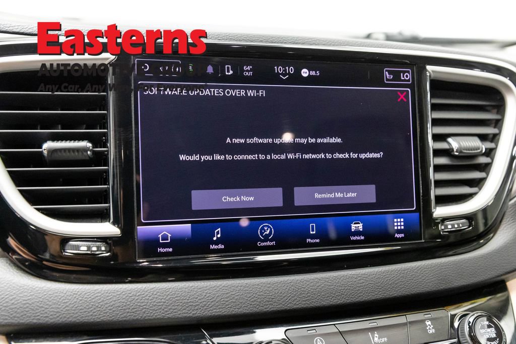 Used 2022 Chrysler Pacifica Touring-L image 19