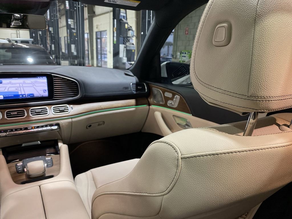 Certified 2025 Mercedes-Benz GLE 450e 4MATIC image 4