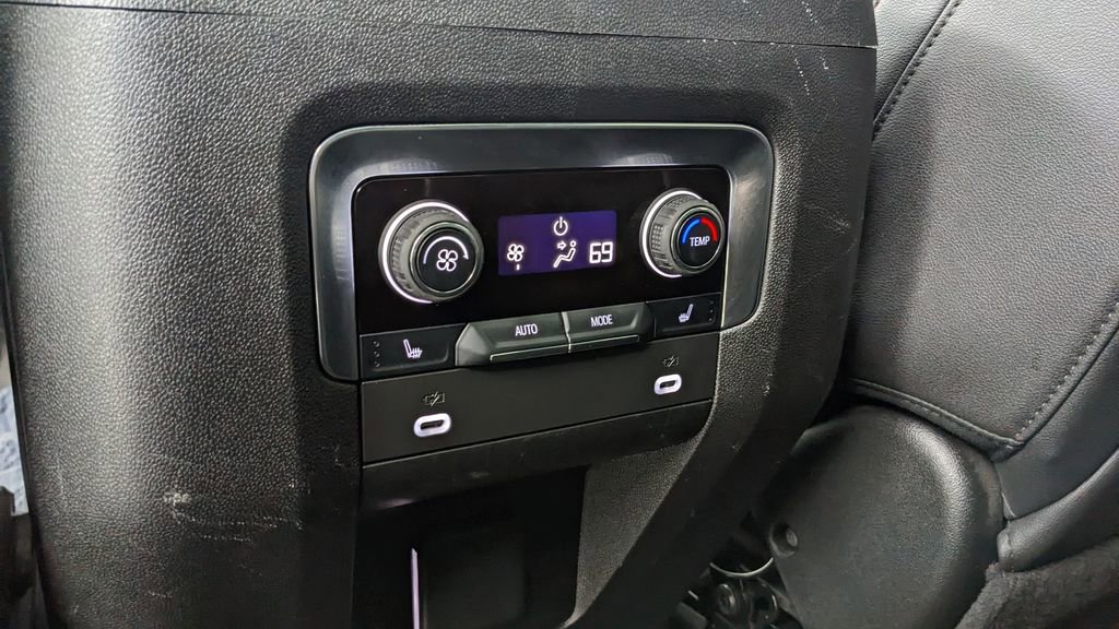 Used 2024 Chevrolet Suburban RST w/ Luxury Package AWD/4WD image 36