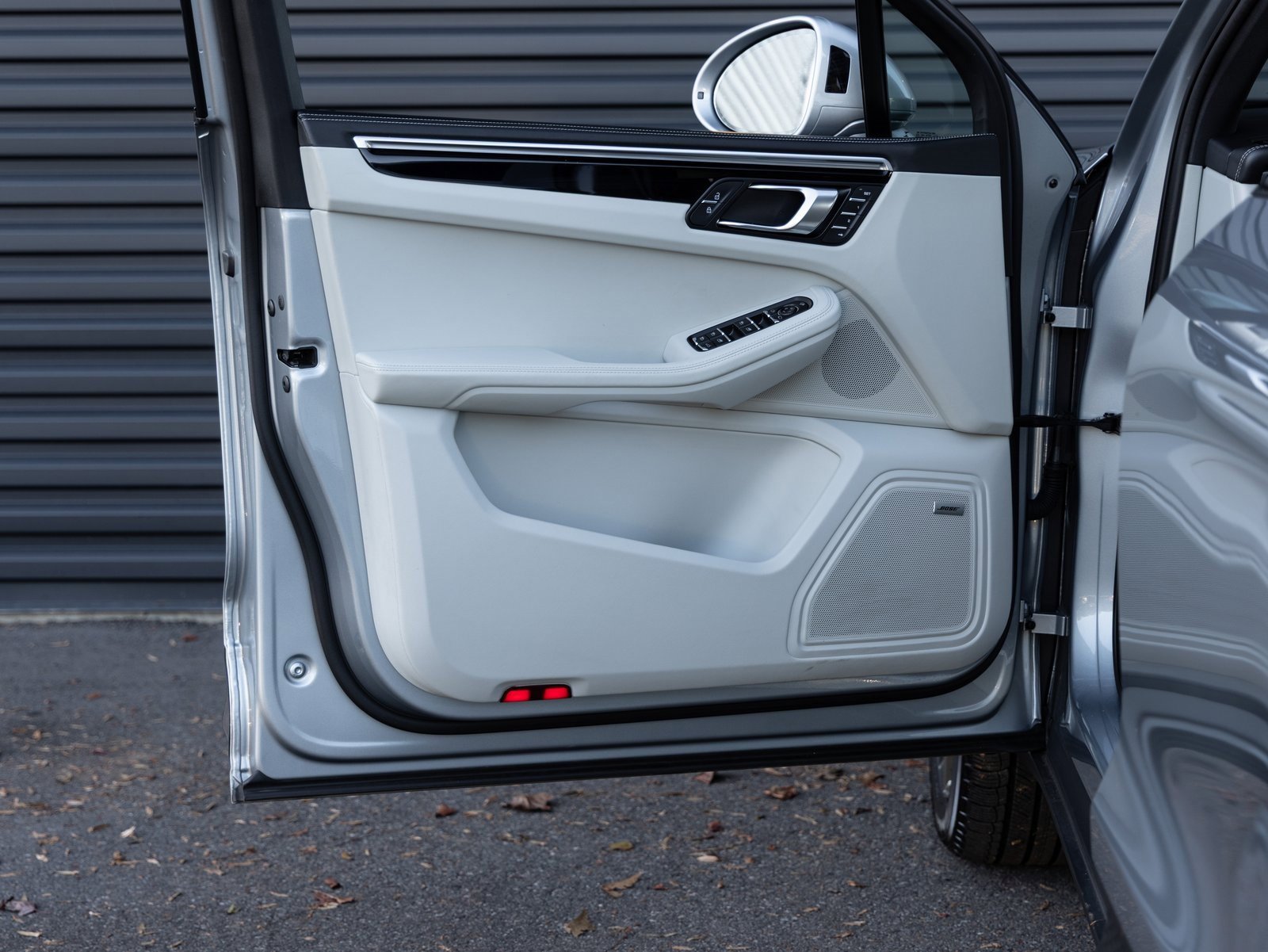 Used 2023 Porsche Macan S image 20