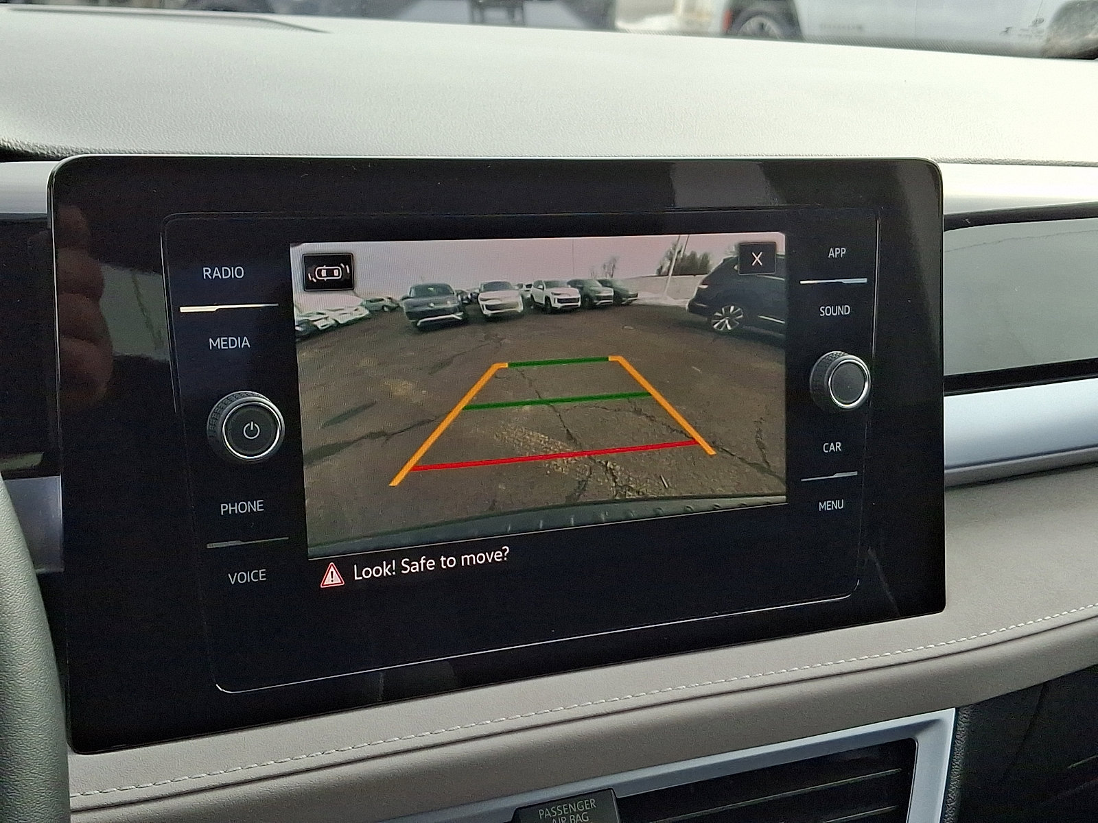 Certified 2025 Volkswagen Taos SE image 20