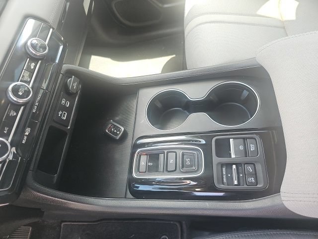Used 2023 Honda Pilot LX image 17