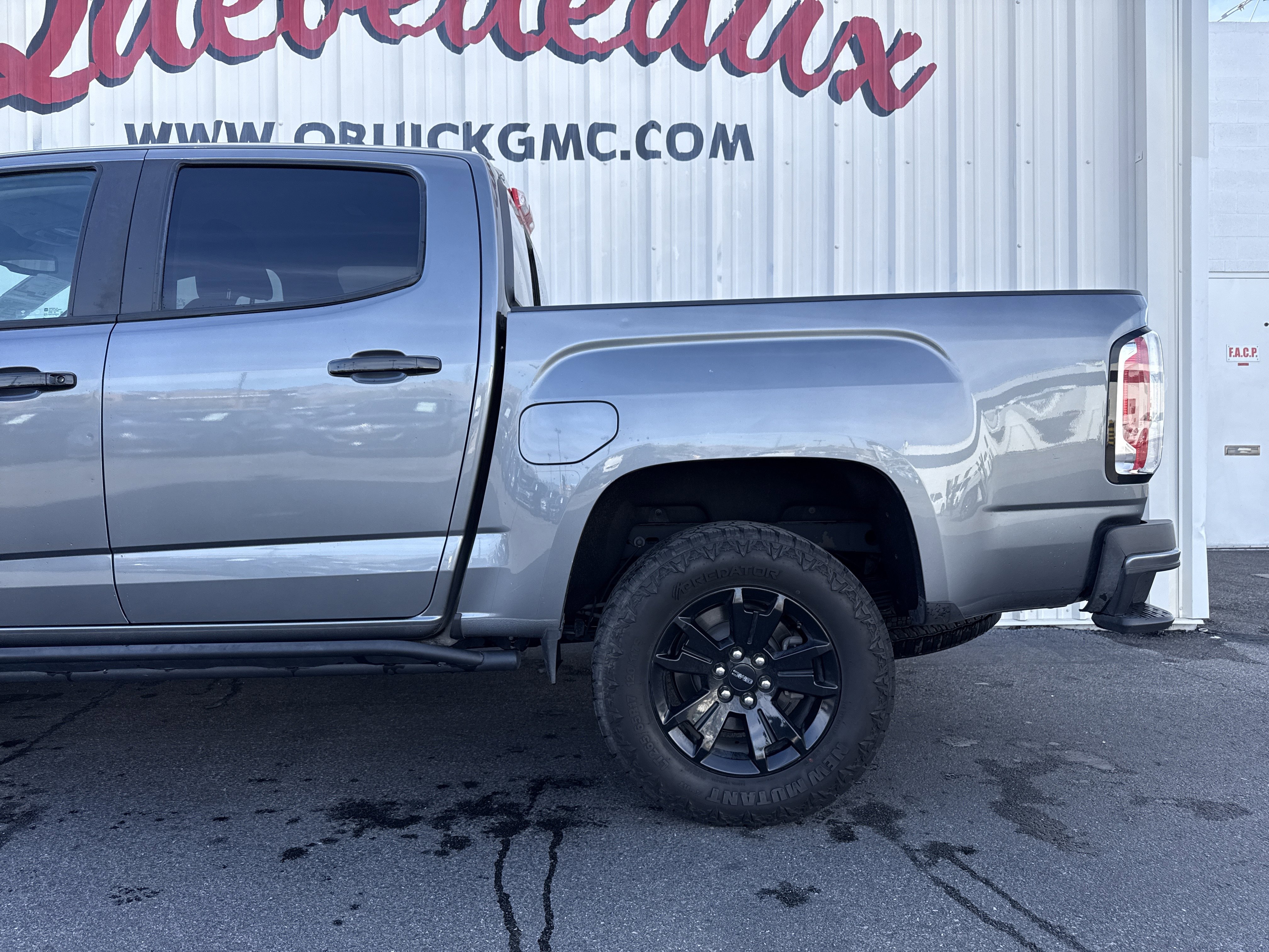 Used 2022 GMC Canyon AT4 image 2